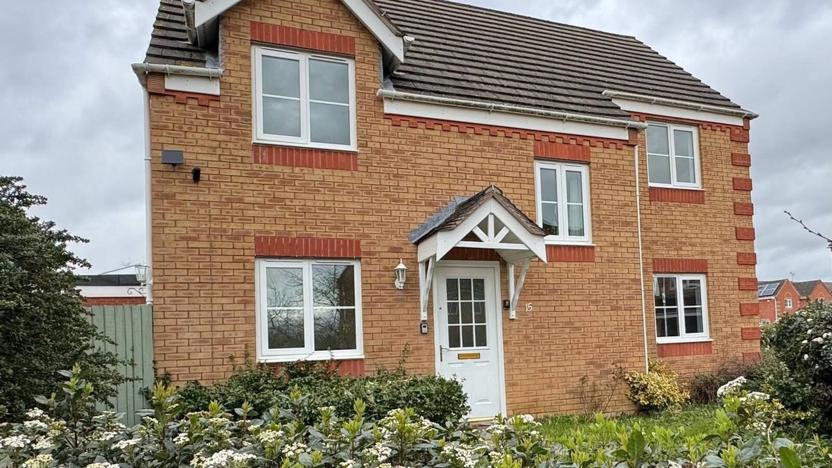 Bedford Villa | Amazing 5 Bedrooms Detached House in Bedford