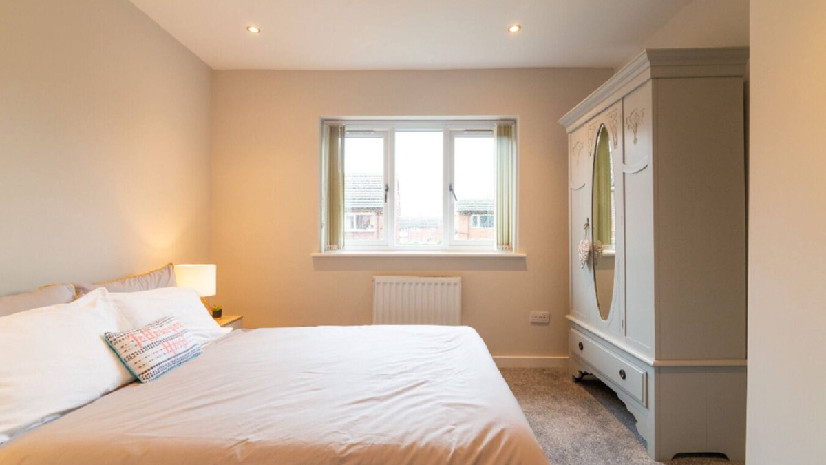 Broadheath House | Amazing 6 Bedroom Holiday Home Sleep 11 Manchester CIty Manchester Airport