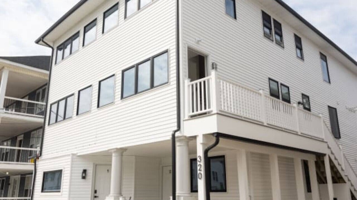 Cape May - Wildwood Apartment | Amazing all new 1fl condo> Steps to The Beach