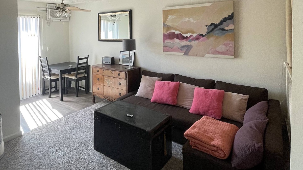 Norma Triangle Apartment | Amazing and functional apartment in best location of Los Angeles.