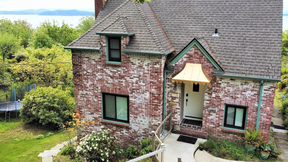 North Admiral House | Amazing and serene view house, art deco charmer, fully restored