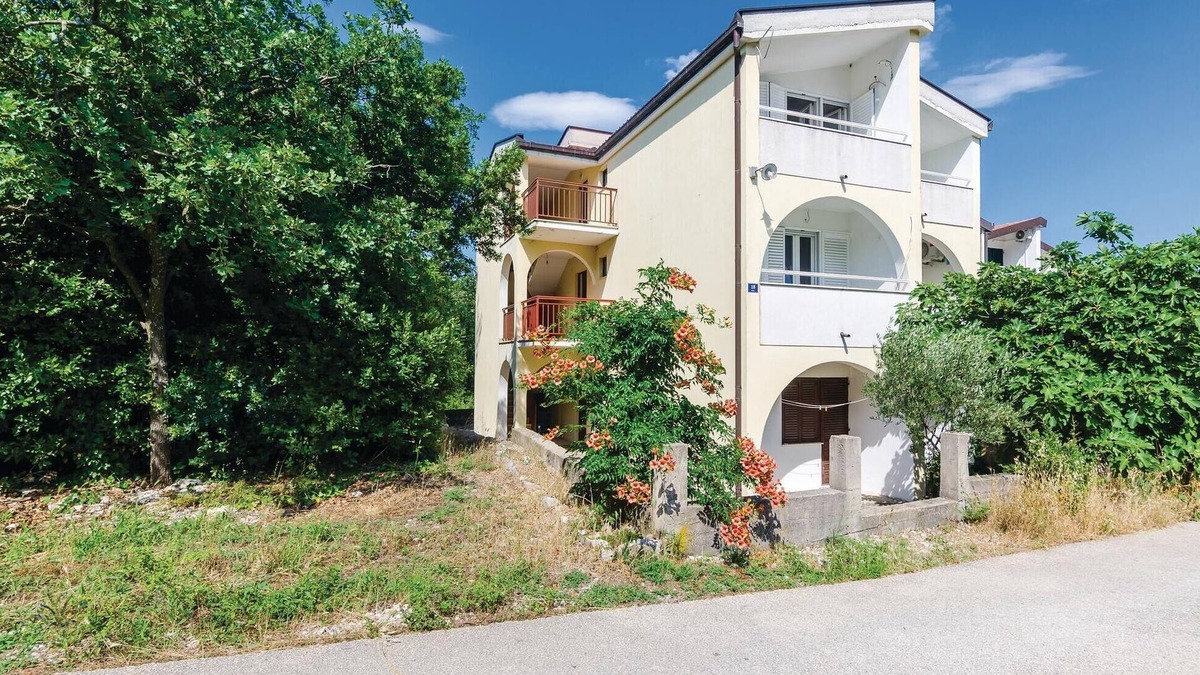 Hodilje Apartment | Amazing apartment in Hodilje with WiFi