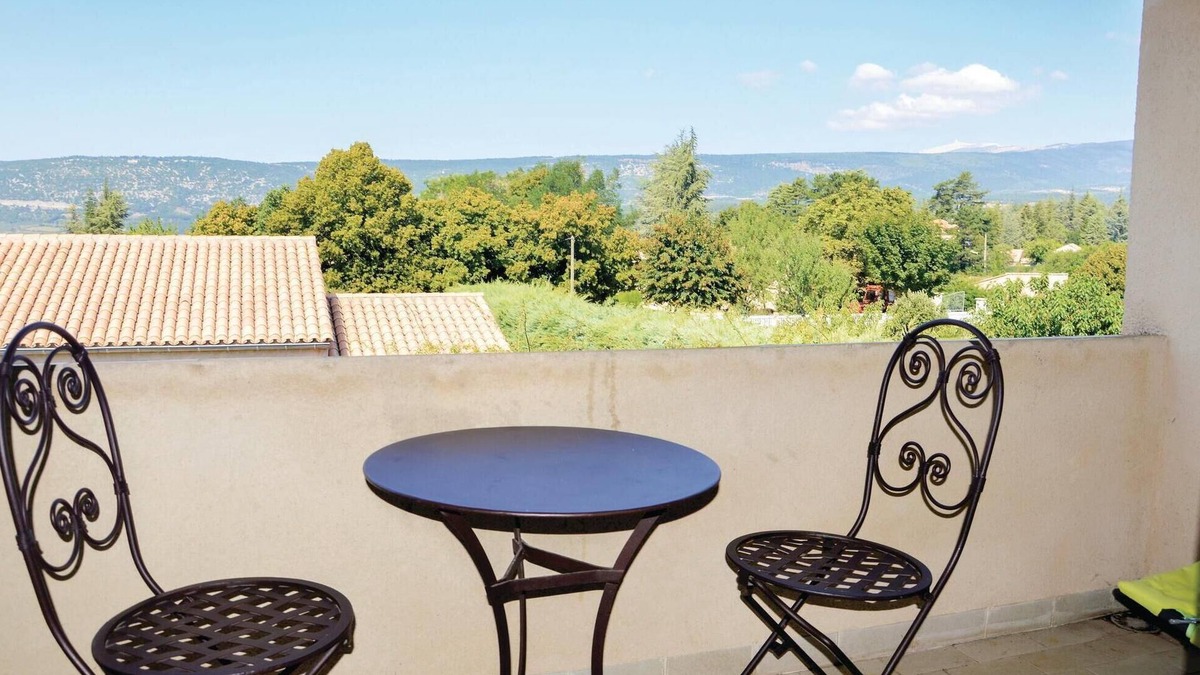 Sault Apartment | Amazing apartment in Sault with WiFi