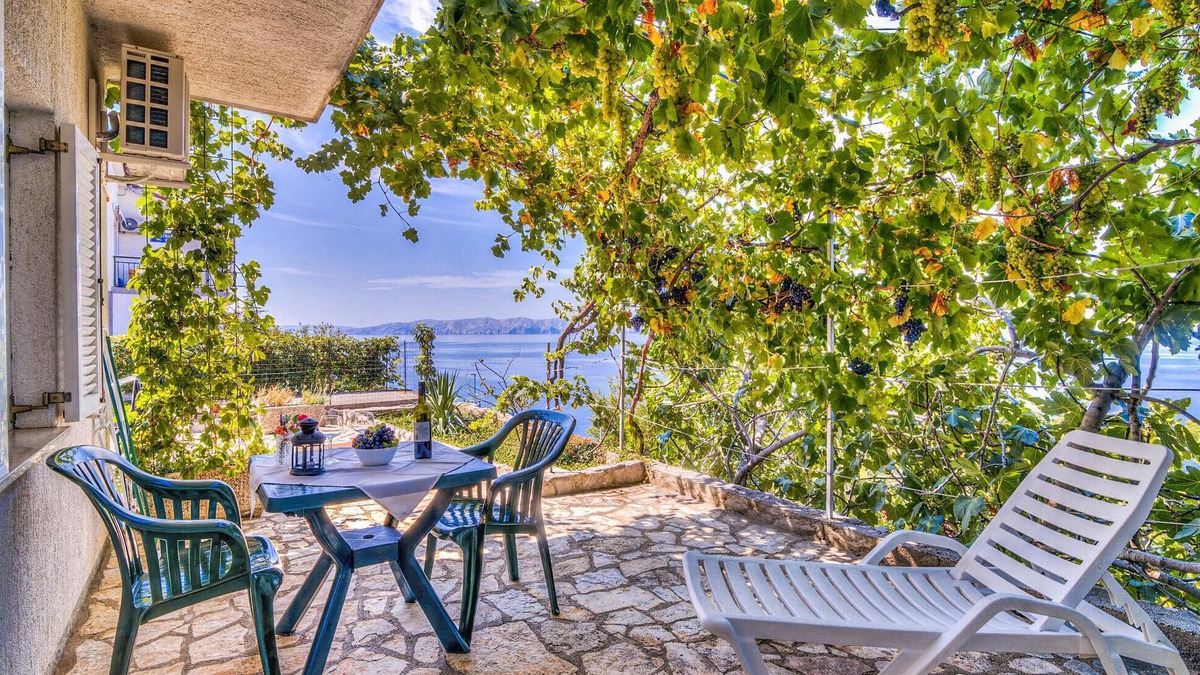 Vratarusa Apartment | Amazing apartment in Senj with kitchen