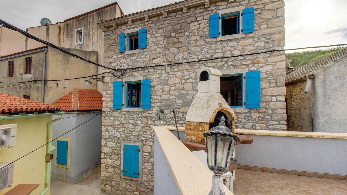 Susak Apartment | Amazing apartment in Susak with WiFi