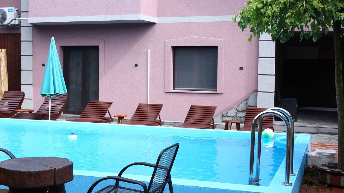 Beli Potok Apartment | Amazing apartment near Belgrade 15 min with private swimming pool and parking.
