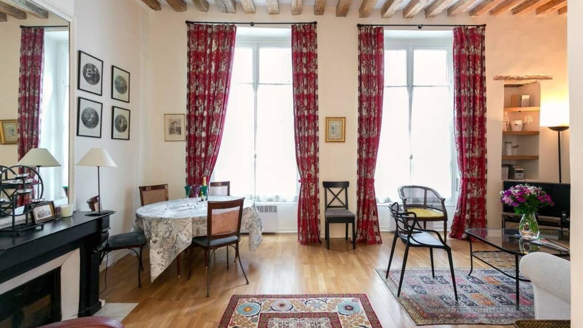 Quartier de la Place-Vendome Apartment | Amazing Apartment With Loft & Tons Of Charm By The Louvre & Tuileries Garden!