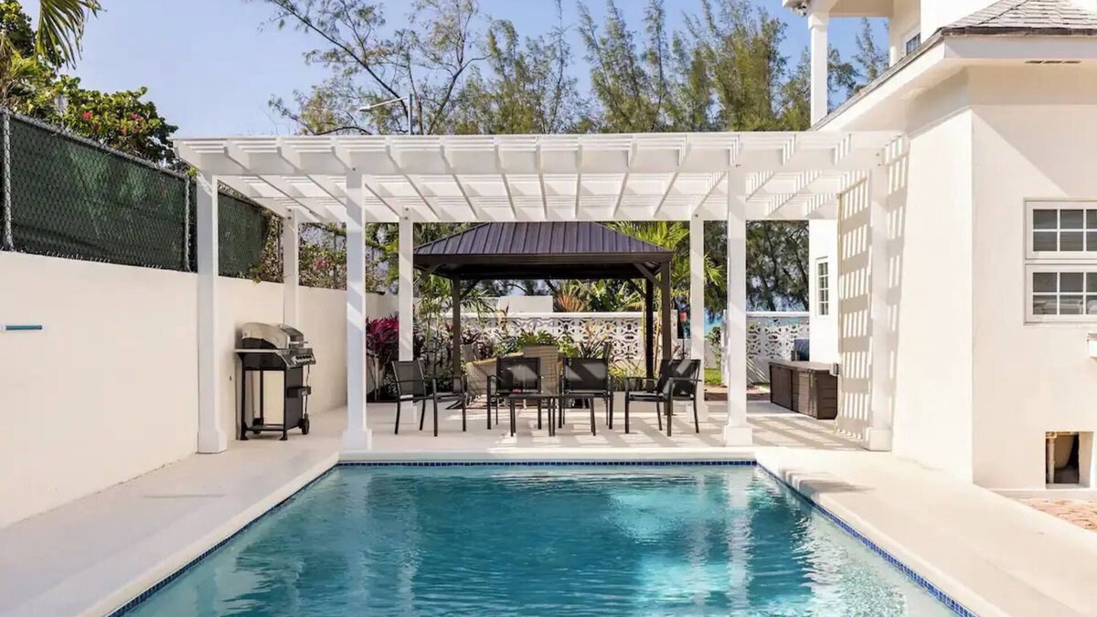 Nassau Villa | Amazing Bahamas Villa - Private Pool, Outdoor Oasis, Oceanview, Sandy Beach