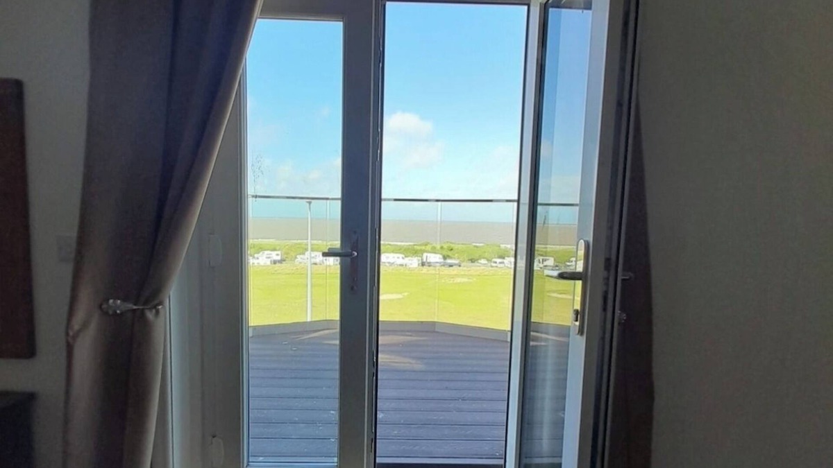 Fleetwood House | Amazing Balcony Seaview 5-bedroom house in delightful Fleetwood with WiFi