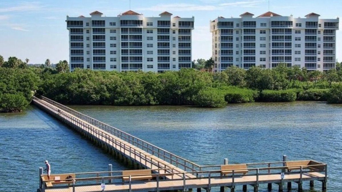Palmetto Apartment | Amazing Bay Views 25 min. drive to the beach