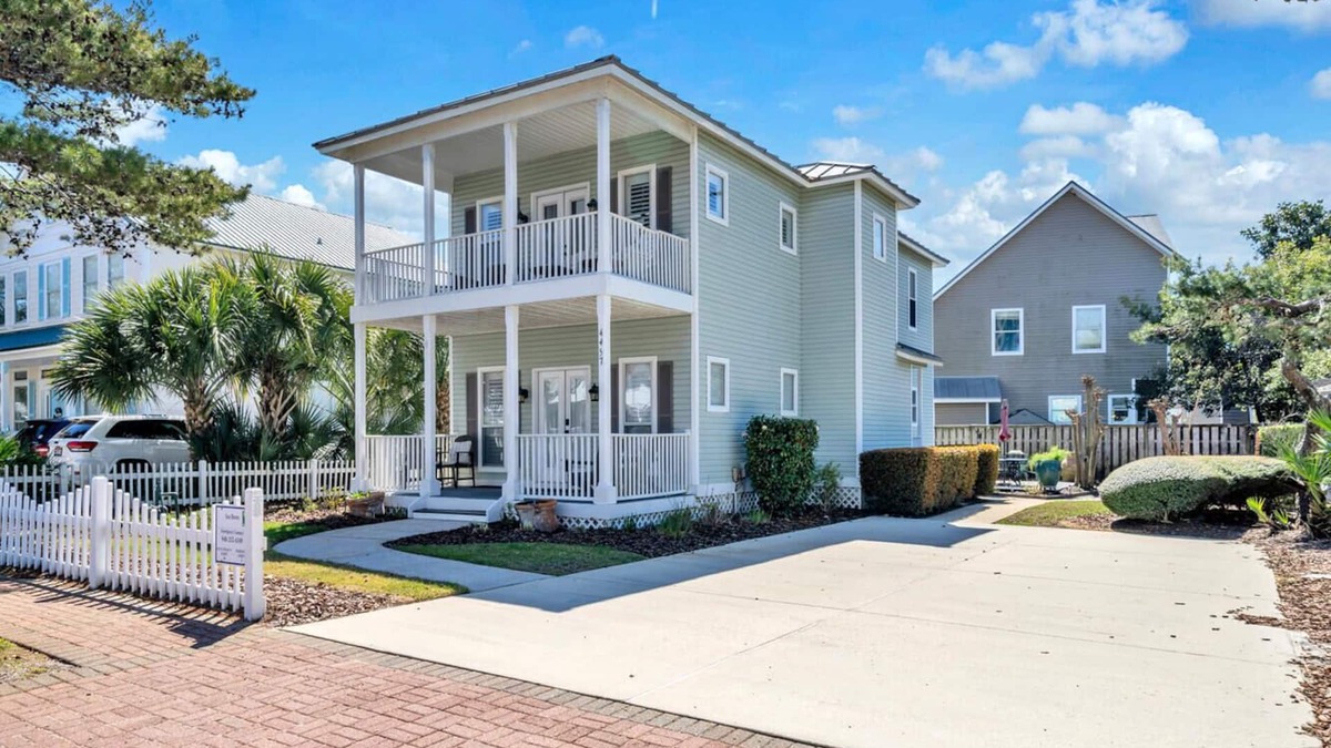 Crystal Shores House | Amazing Beach House~Prime Location! Steps to Beach & Pool~Outdoor Living Space