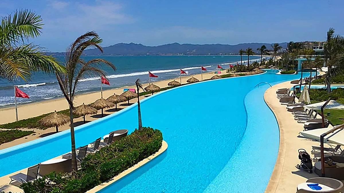 Flamingos Apartment | Amazing BeachFront Apartment in Luxurious Condo 2 BR + Studio 2,5 B, 2200 sq ft