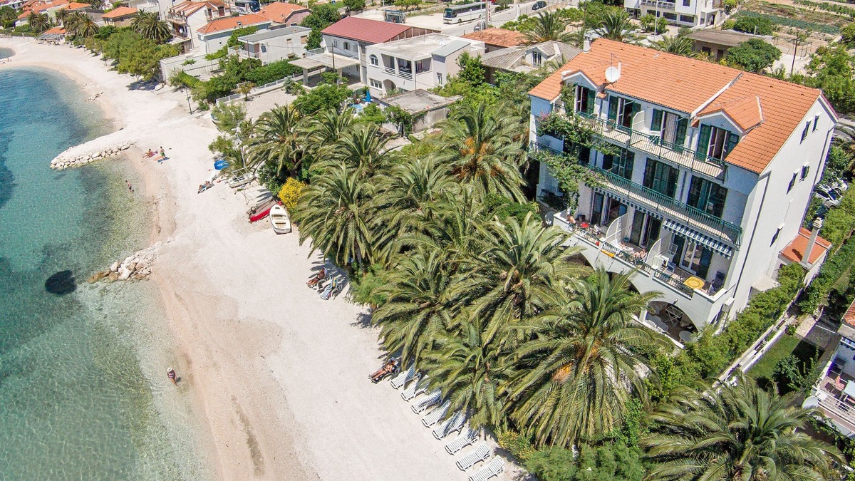 Podstrana Apartment | Amazing Beachfront Villa Palms