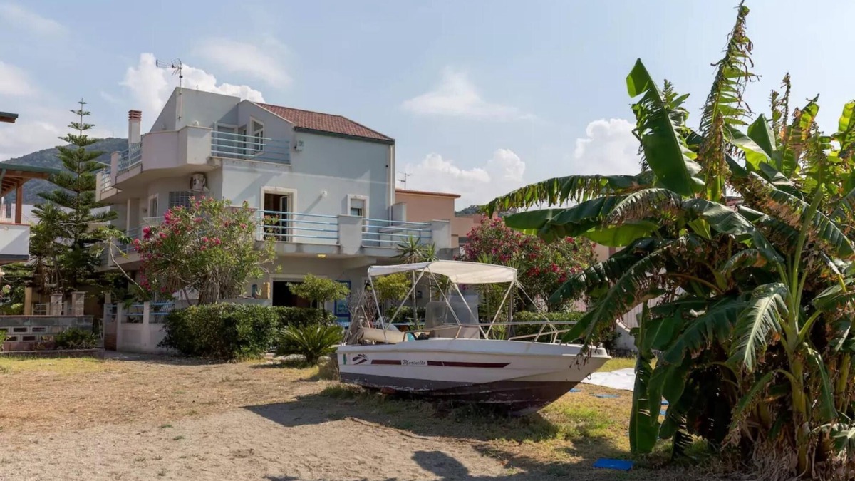 Mongiove Villa | Amazing Beachfront Villa, Aeolian Islands View And Direct Access To The Beach