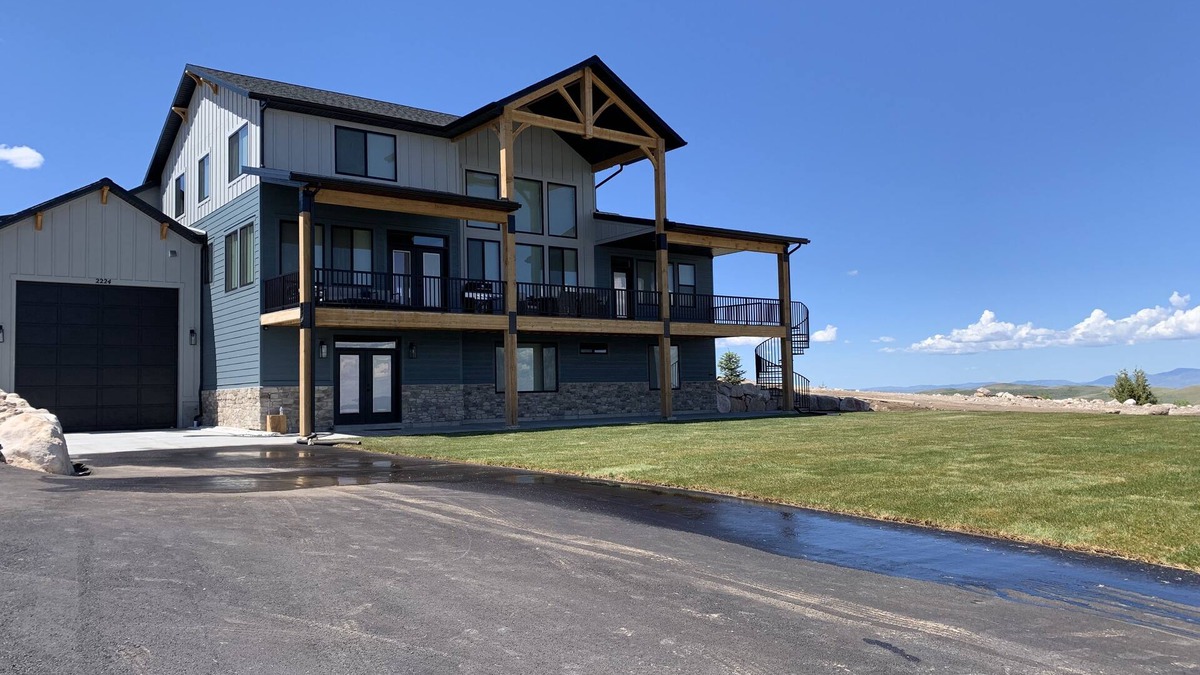 Fish Haven Cabin | Amazing Bear Lake Cabin - Lake House - Moose Point w/Private Pickleball Court