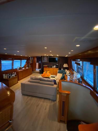 Sant Adria de Besos Boat Rental | Amazing boat to sleep in Barcelona