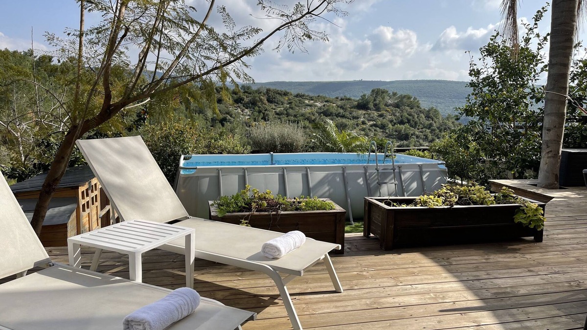 Haifa Apartment | Amazing Boutique Suite with Pool, HotTub, Garden and Breathtaking Mountains View