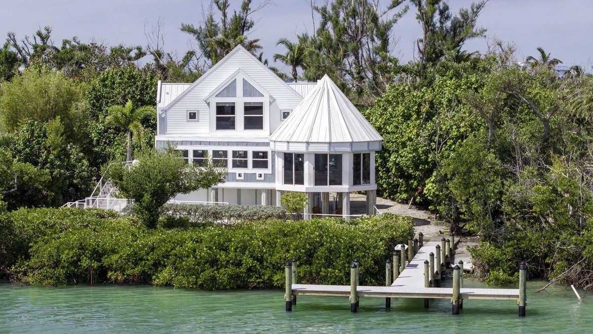 Wulfert House | Amazing Captiva Location on the Channel !