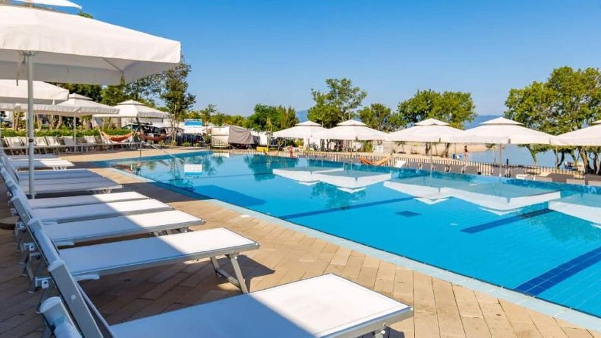 Municipality of Omisalj Ski Chalet | Amazing chalet in Omišalj with shared swimming pool
