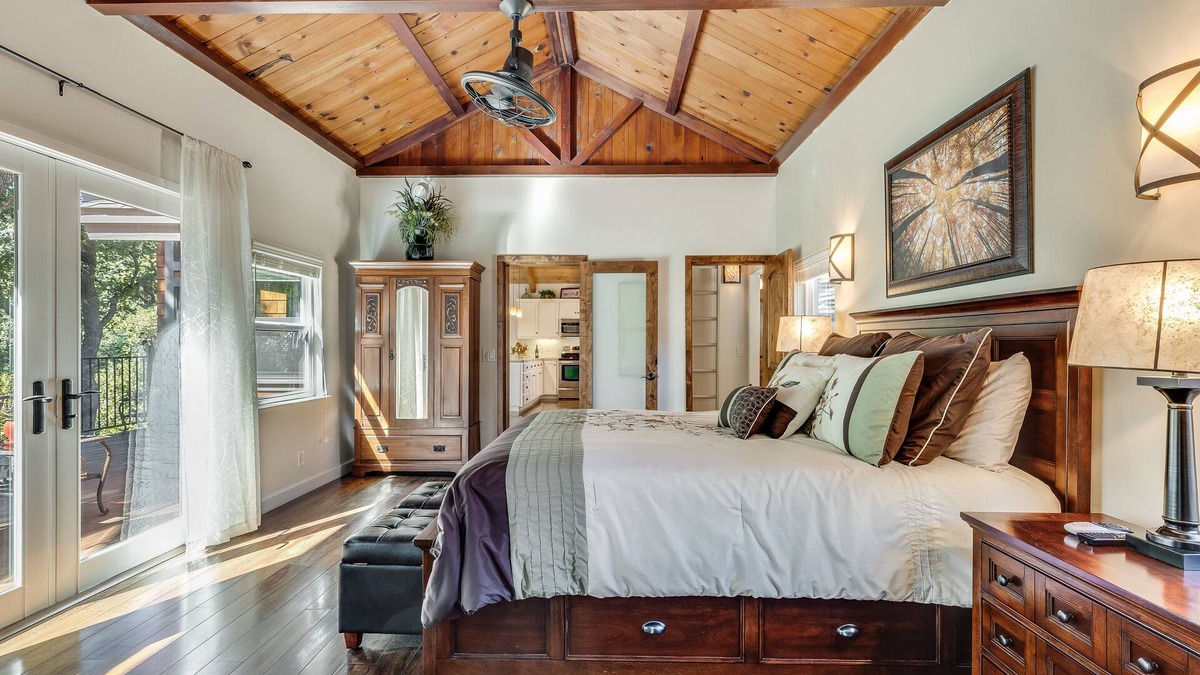 Morgan Hill Cottage | Amazing Country Setting at Cottage Creek Vineyards!