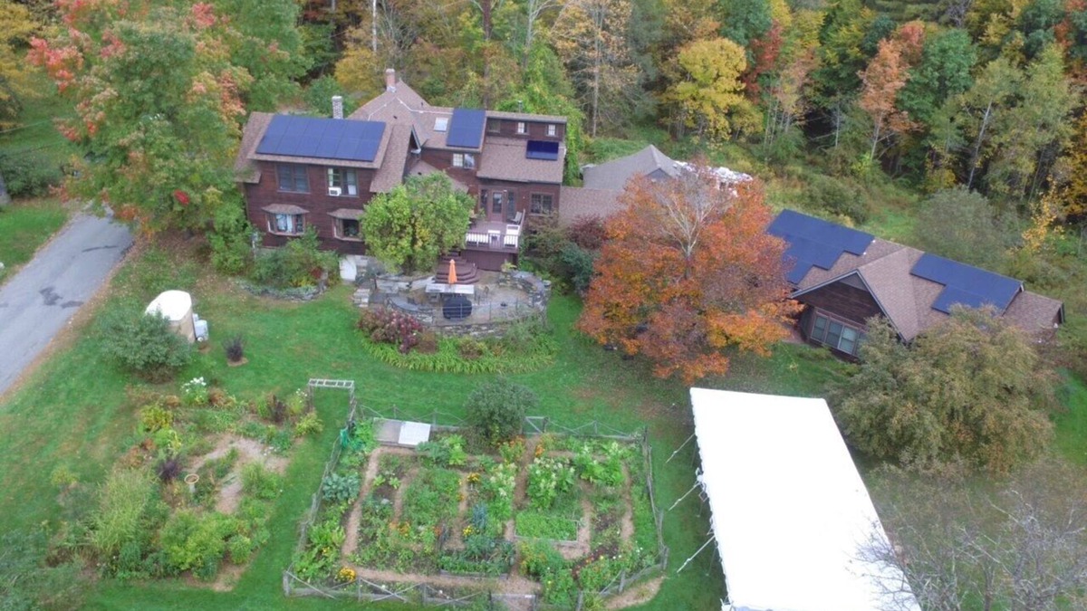 Shelburne Falls House | Amazing Country Getaway/Buckland Retreat House