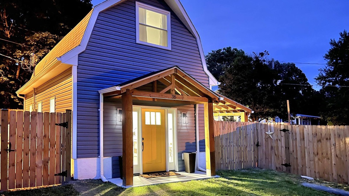Bolivar Cottage | Amazing dog-friendly cottage. Walk 2 Harpers Ferry