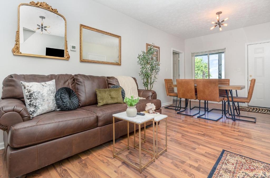 East Price Hill Apartment | Amazing Downtown Views - 3 Minutes to Downtown!