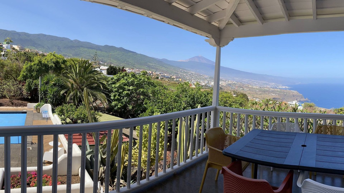 La Matanza de Acentejo Villa | Amazing Sea- and Mountainviews. Tropical Garden with Privatepool