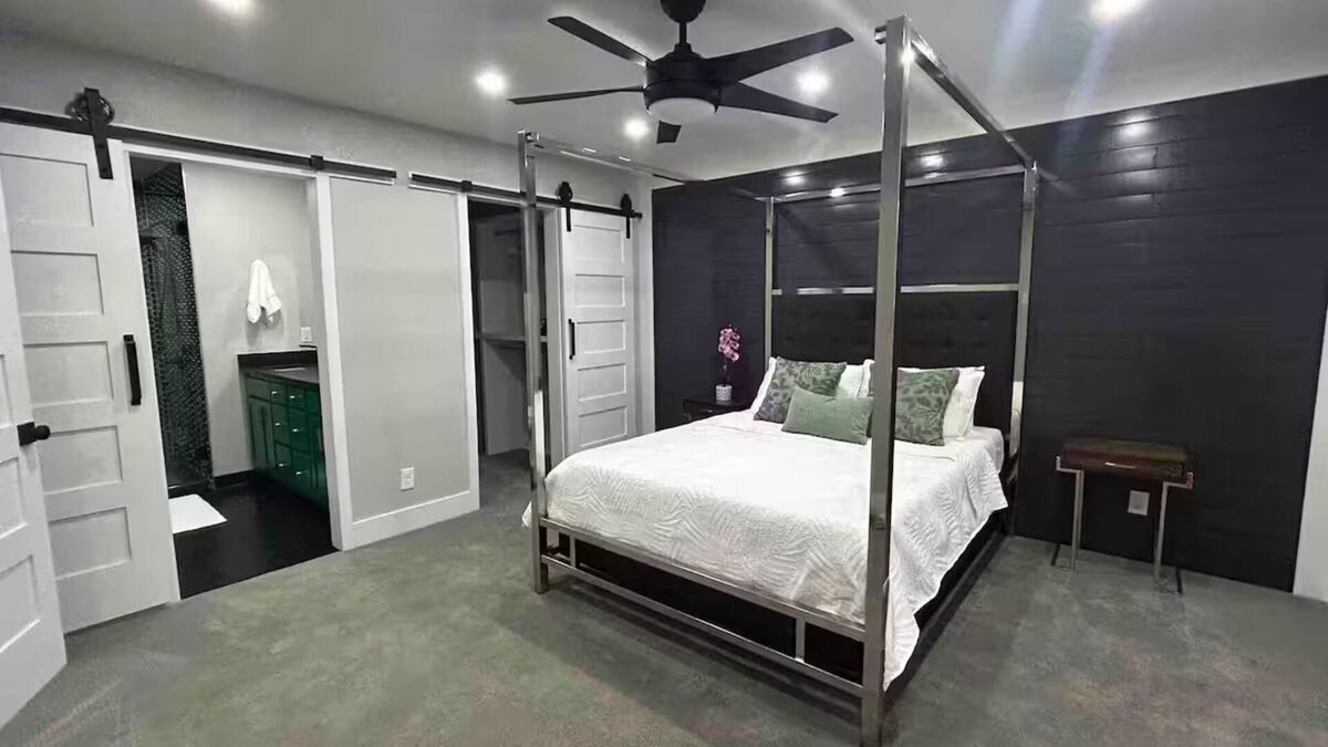 San Angelo House | Amazing! EV charger hot tub