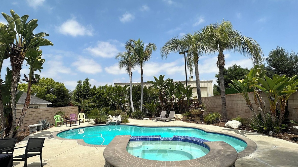 Rowland Heights House | AMAZING Family- Friendly Villa with Pool + BBQ + Fire-pit, Disney & Water Park