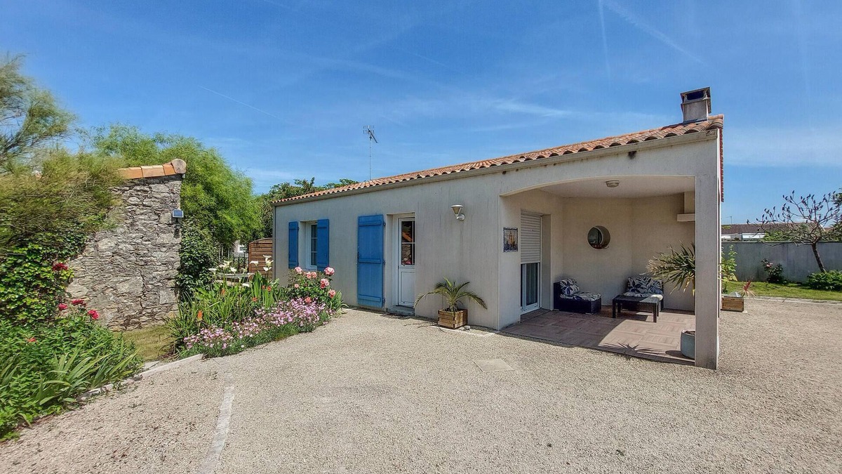 Saint-Michel-en-l'Herm House | Amazing home in Saint Michel en l'Herm