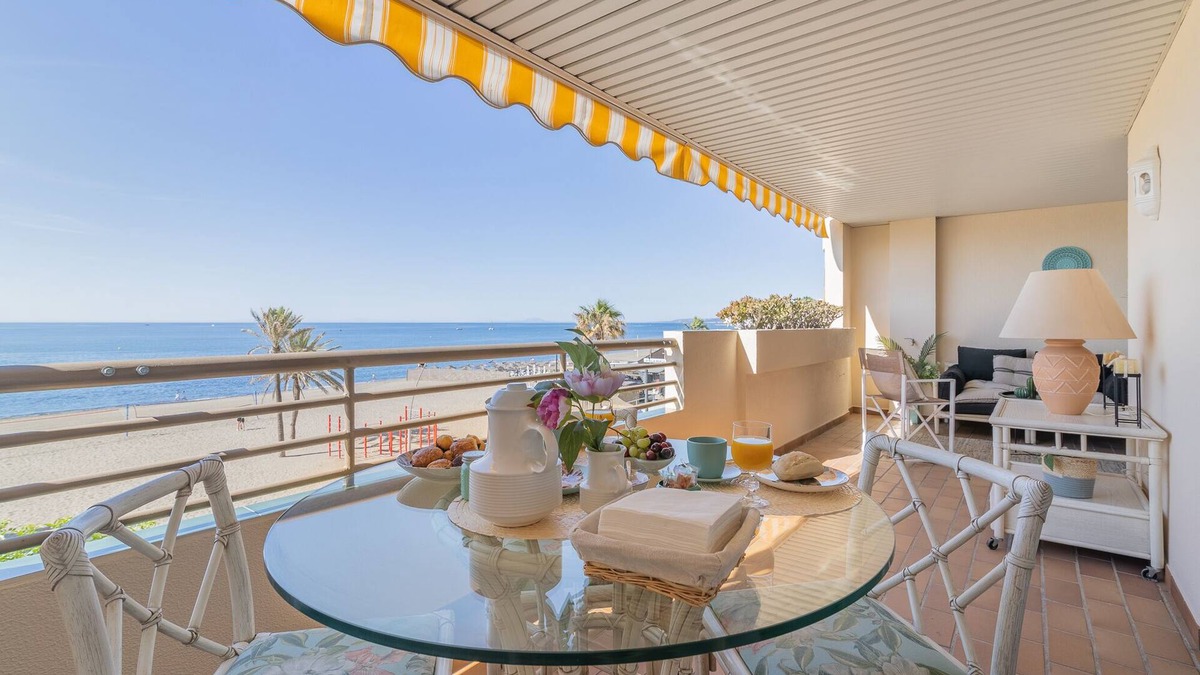 Costa del Sol Occidental Apartment | Amazing Fromview Apartment in Estepona, fully renovated in 2023.