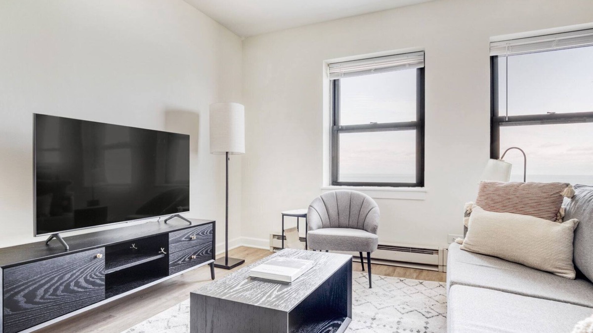 Gold Coast Apartment | Amazing Gold Coast 1BR w/Doorman & Gym, 2 blocks to L, by Blueground