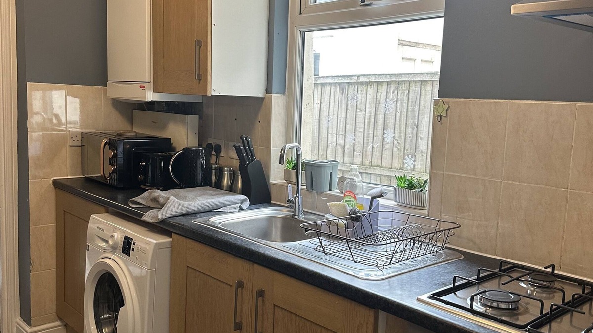 Walthamstow Apartment | Amazing Ground Floor one bedroom Flat Forest Road