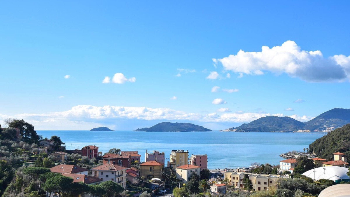 Santo Stefano di Magra House | Amazing home in Santo Stefano Magra