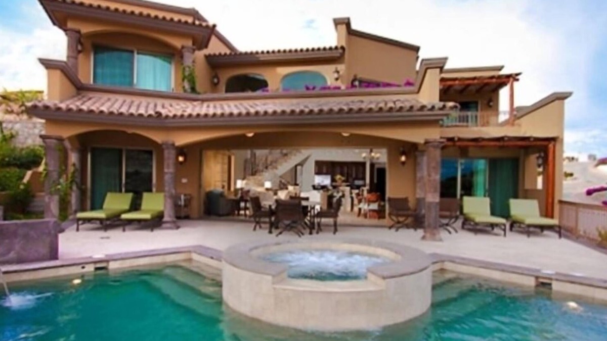 Pedregal House | Amazing Home, Great View, Close to Downtown, Pool, Luxury!