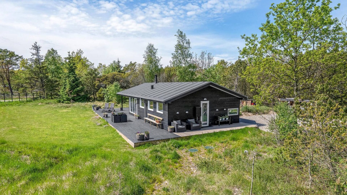 Aalbaek House | Amazing home in ålbæk with kitchen