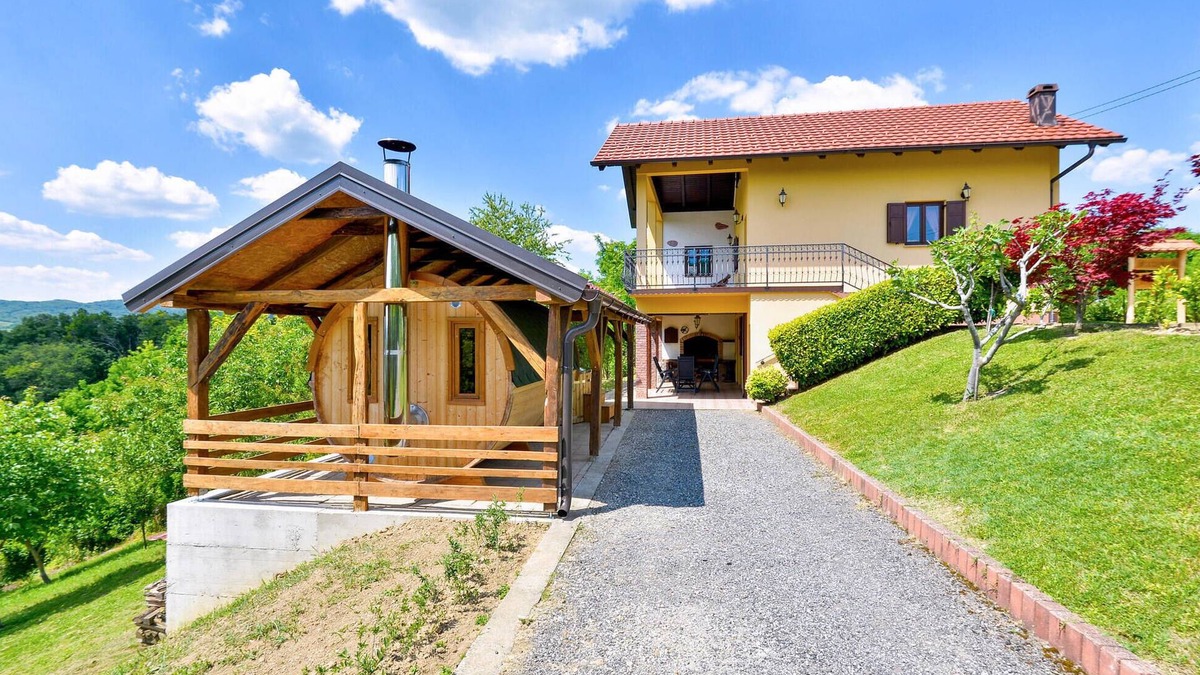 Sveti Ivan Zelina House | Amazing home in Adamovec with sauna