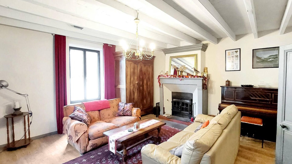 Arcais House | Amazing home in ARCAIS with WiFi