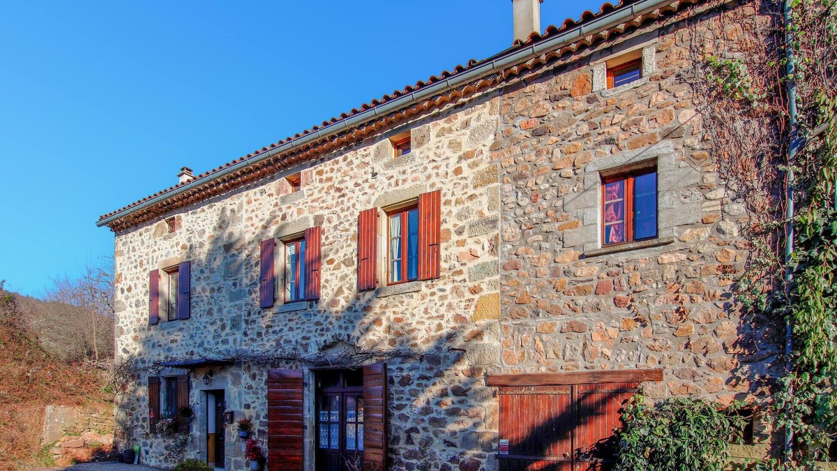 Chassiers House | Amazing home in Chassiers with WiFi