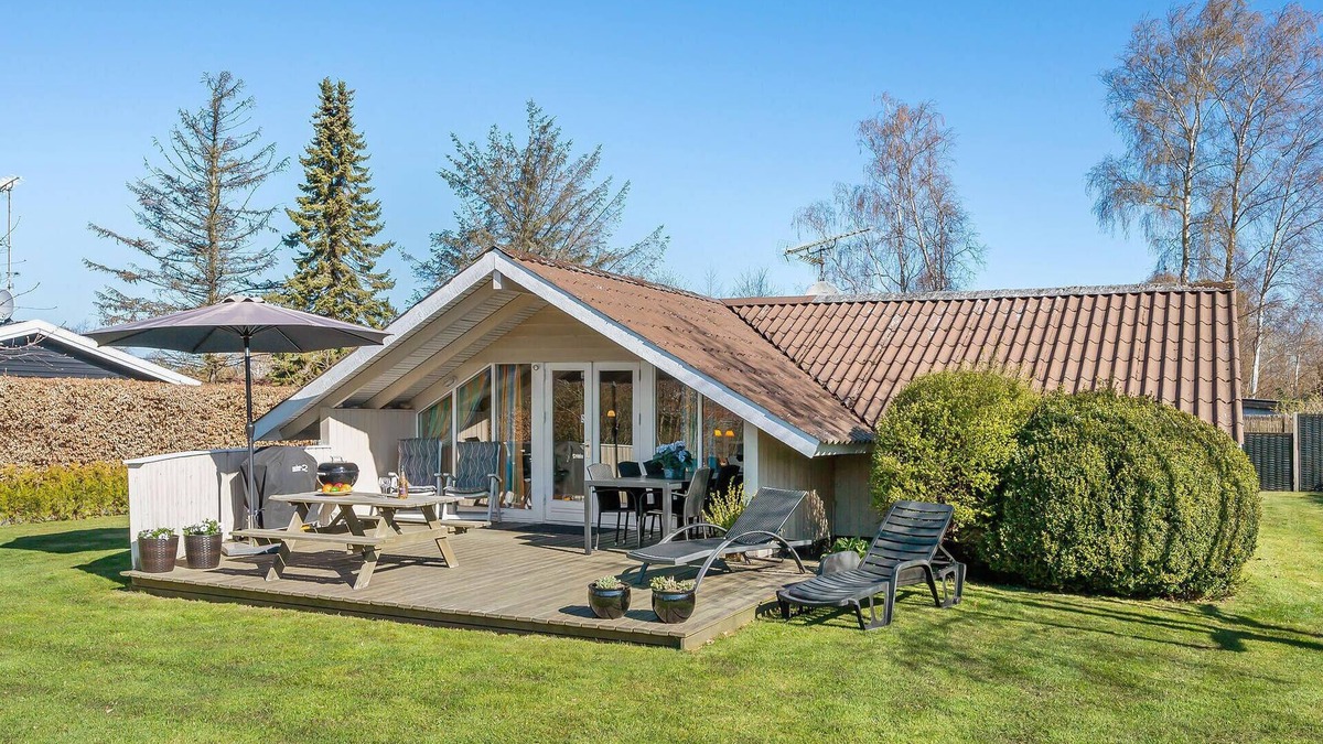 Dronningmolle House | Amazing home in Dronningmølle with WiFi
