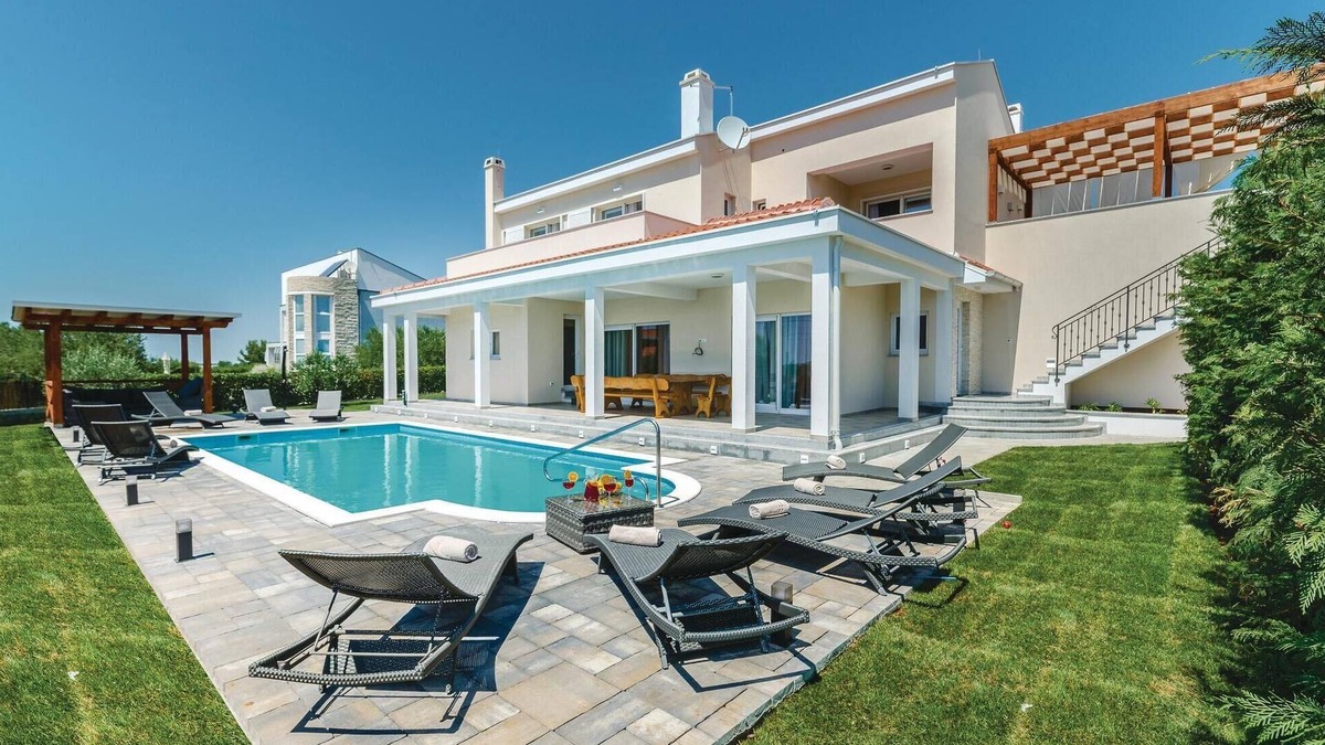 Municipality of Sukosan House | Amazing home in Debeljak with sauna