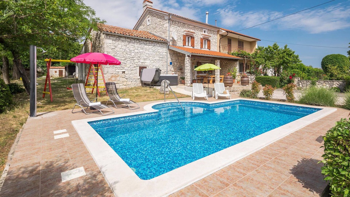 Sveta Nedelja House | Amazing home in Erzisce with jacuzzi