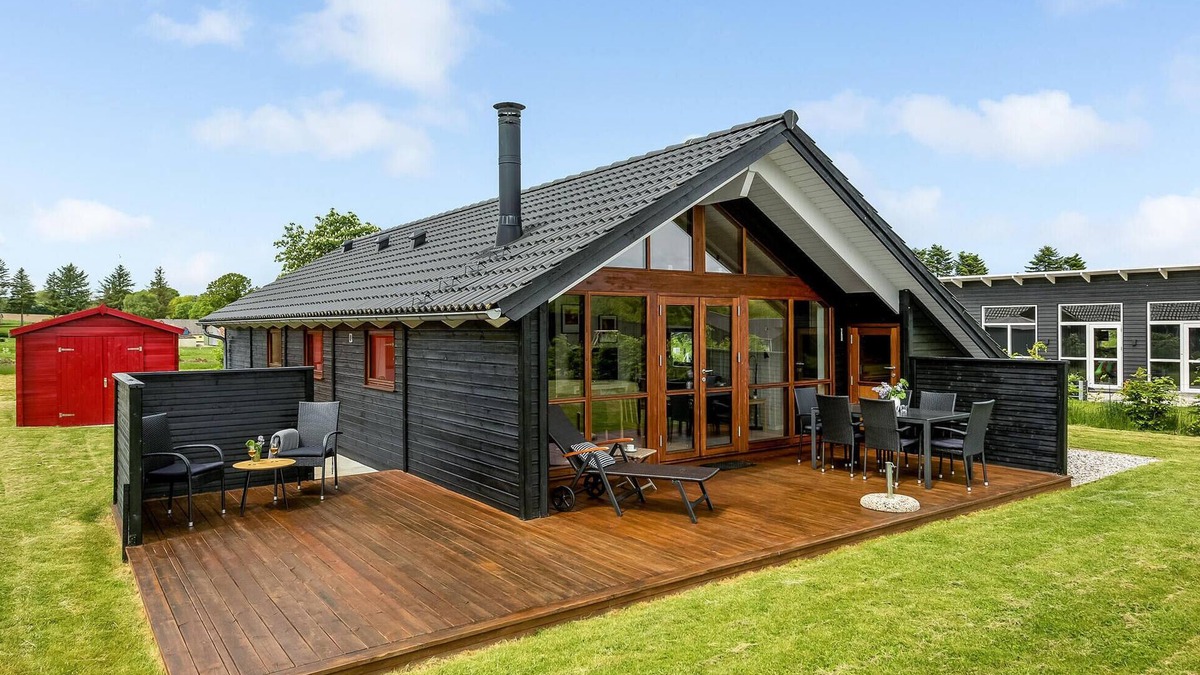 Skovbyballe House | Amazing home in Haderslev with kitchen