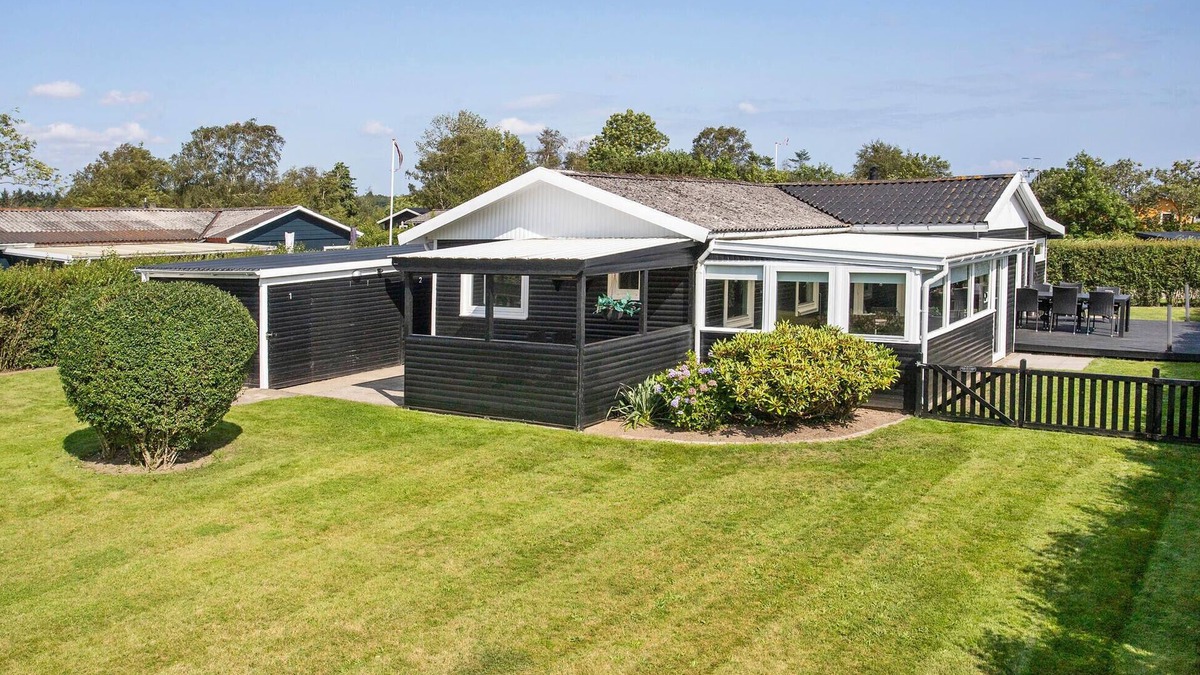 Diernæs Strandby House | Amazing home in Haderslev with WiFi