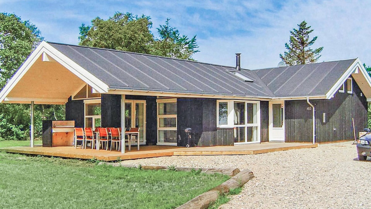 Helberskov Strand House | Amazing home in Hadsund