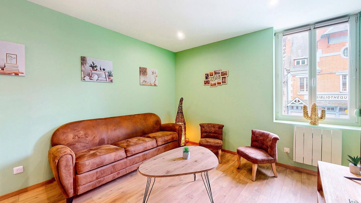 Haybes House | Amazing home in Haybes with WiFi