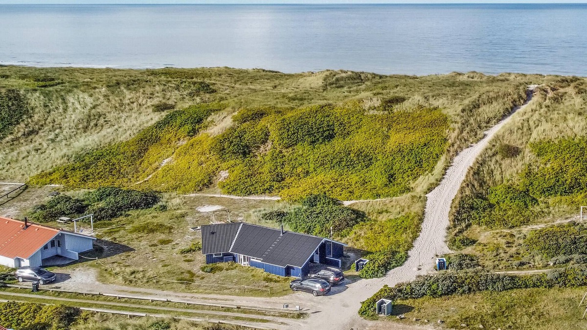 Bjerregard Strand House | Amazing home in Hvide Sande with sauna