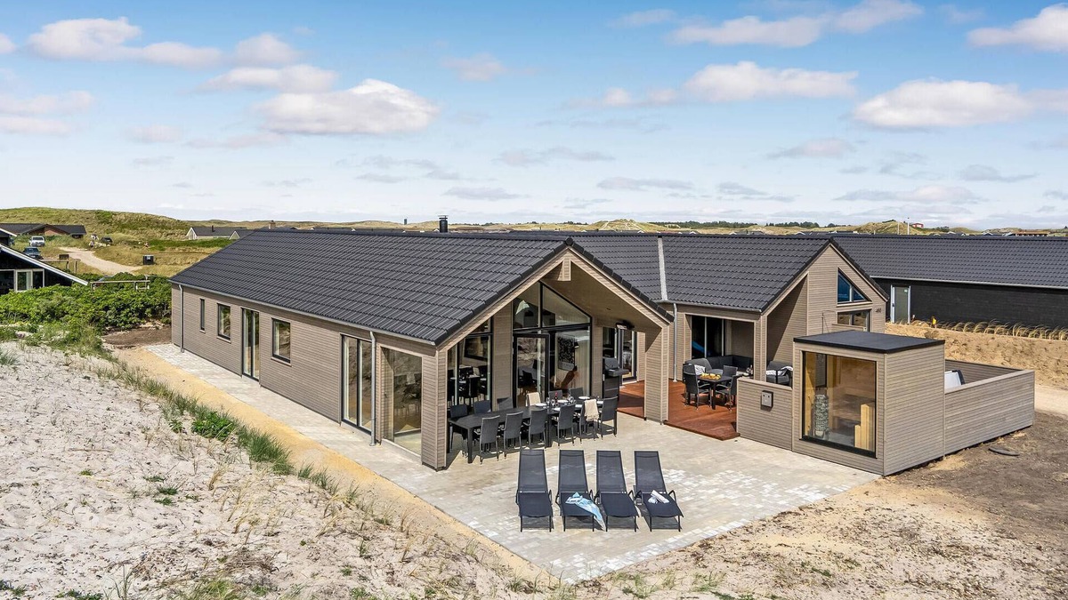 Bjerregard Strand House | Amazing home in Hvide Sande with sauna