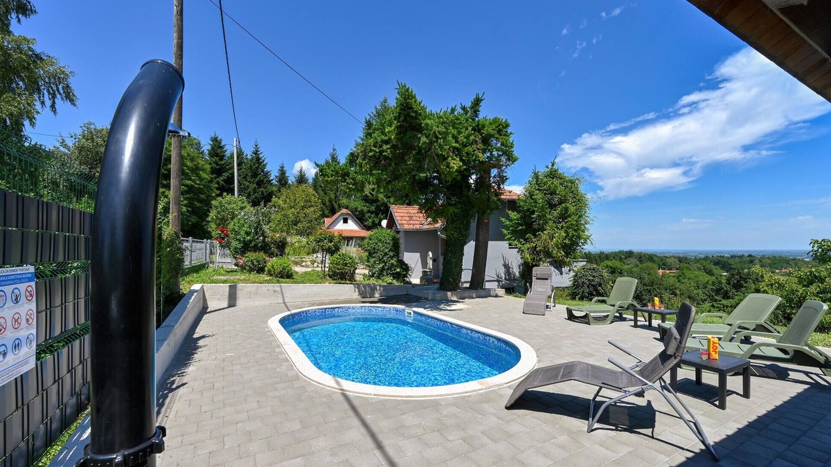 Jalzabet House | Amazing home in Jalzabet with WiFi